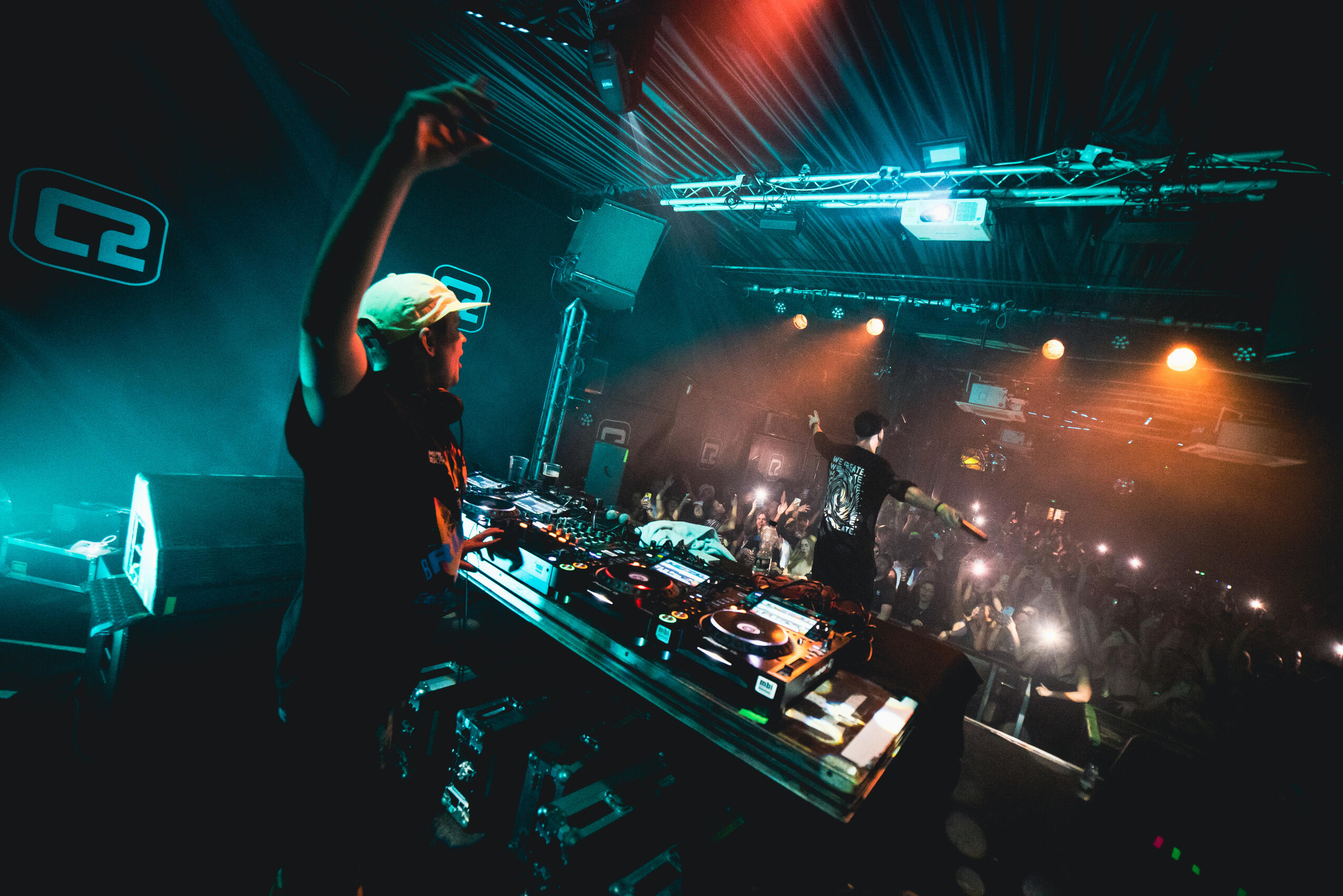 Hybrid Minds & Tempza